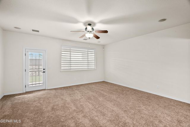 400 Majestic Crown Road, El Paso, TX 79928