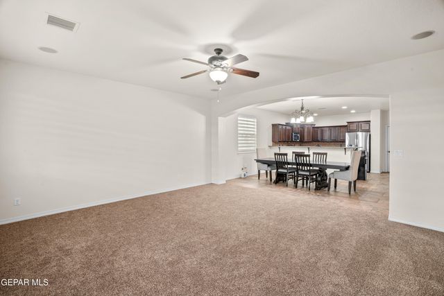 400 Majestic Crown Road, El Paso, TX 79928