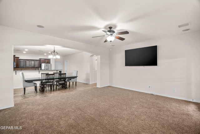 400 Majestic Crown Road, El Paso, TX 79928