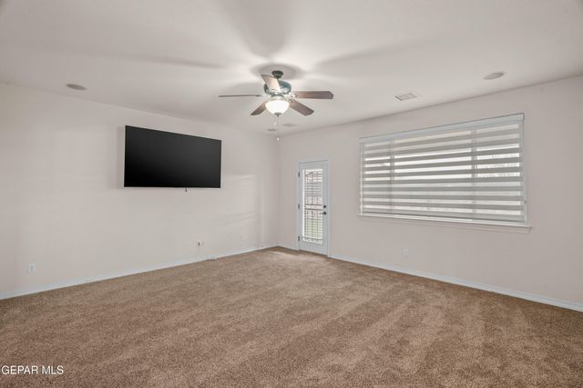400 Majestic Crown Road, El Paso, TX 79928