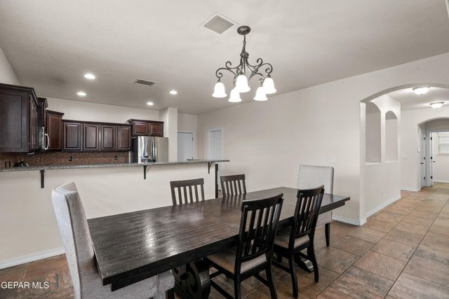 400 Majestic Crown Road, El Paso, TX 79928