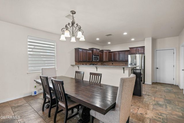 400 Majestic Crown Road, El Paso, TX 79928