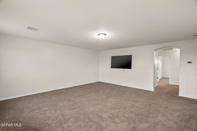 400 Majestic Crown Road, El Paso, TX 79928