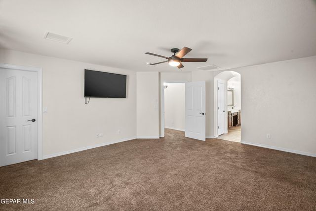 400 Majestic Crown Road, El Paso, TX 79928