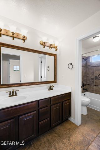 400 Majestic Crown Road, El Paso, TX 79928