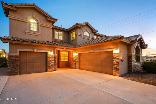 400 Majestic Crown Road, El Paso, TX 79928