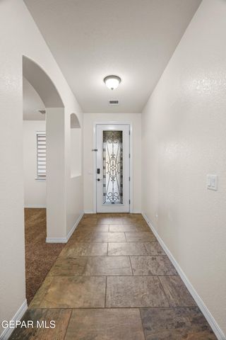 400 Majestic Crown Road, El Paso, TX 79928