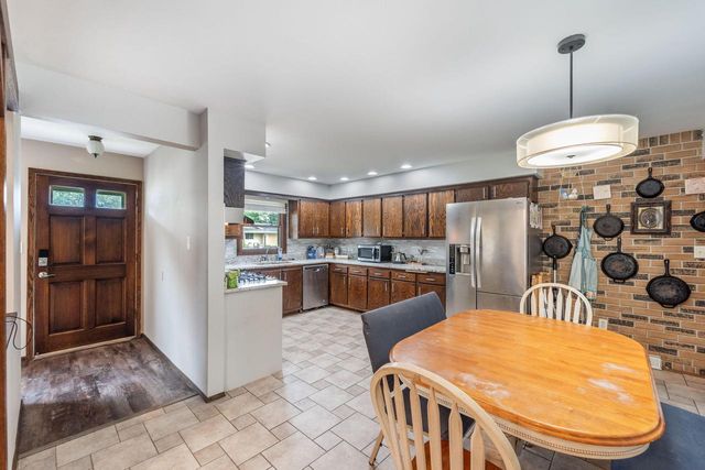 3408 Oakwood DRIVE, Racine, WI 53406
