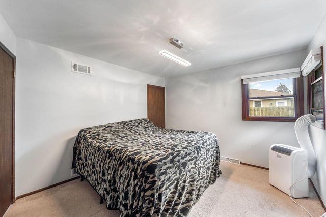 3408 Oakwood DRIVE, Racine, WI 53406