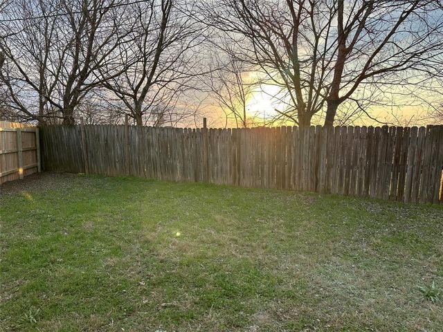 407 Vista West CT B, Bastrop, TX 78602