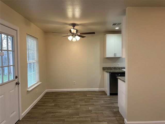407 Vista West CT B, Bastrop, TX 78602
