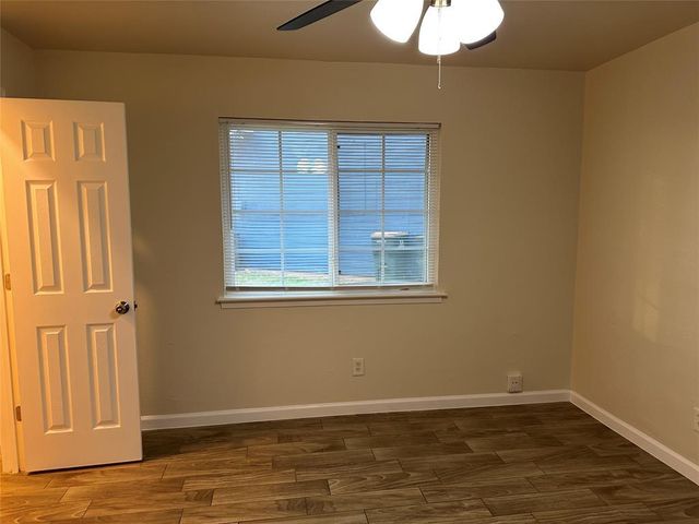 407 Vista West CT B, Bastrop, TX 78602