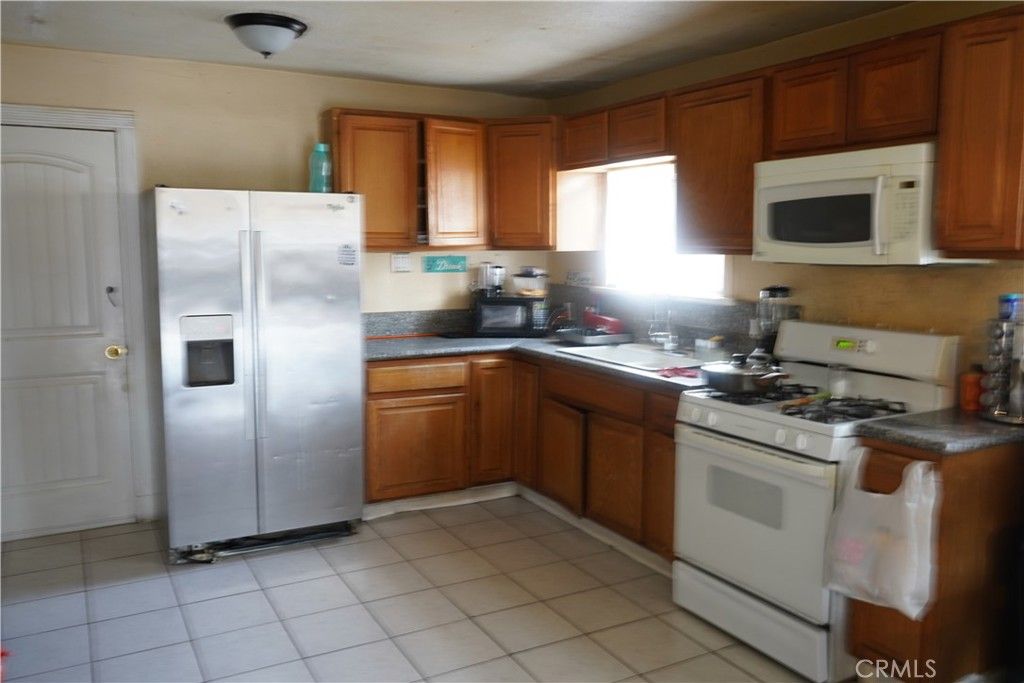 Image 2 of property listing at 354 W 13th, San Bernardino, CA 92405