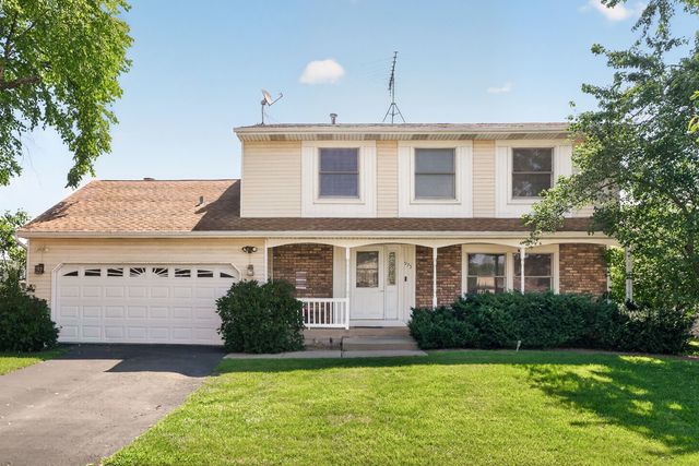 975 W Pine Avenue, Roselle, IL 60172
