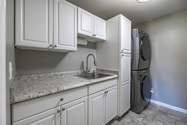 4709 LAWNDALE Drive, Erie, PA 16506