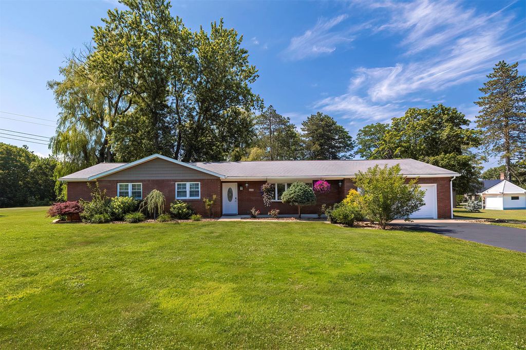 4709 LAWNDALE Drive, Erie, PA 16506