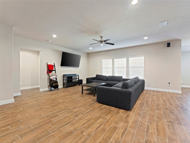 1628 Forest Park Drive, Alvarado, TX 76009