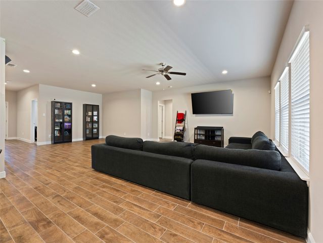 1628 Forest Park Drive, Alvarado, TX 76009