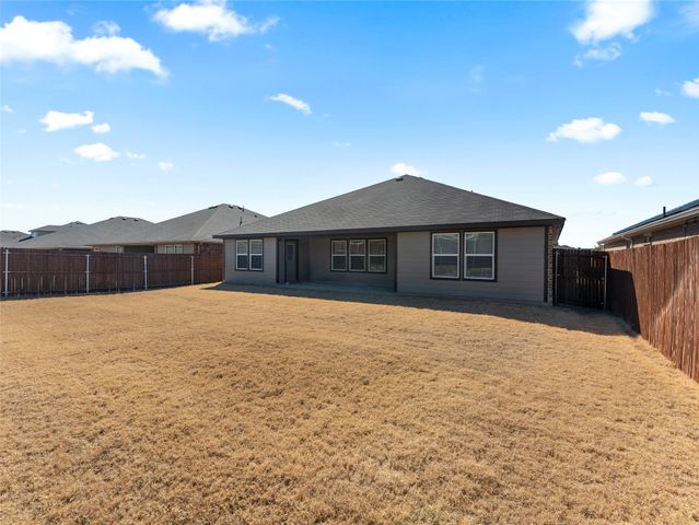 1628 Forest Park Drive, Alvarado, TX 76009