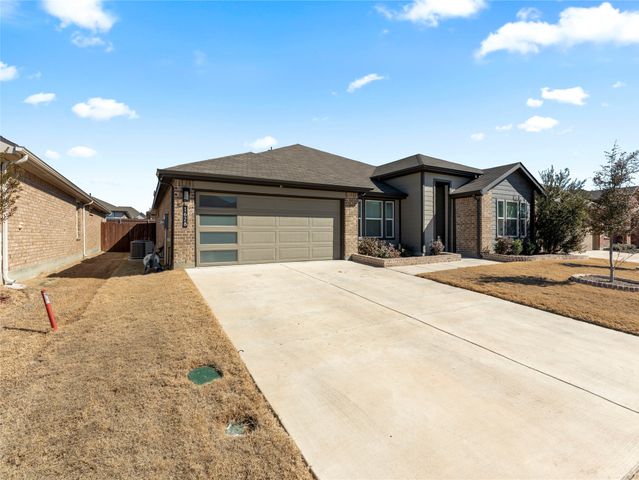 1628 Forest Park Drive, Alvarado, TX 76009