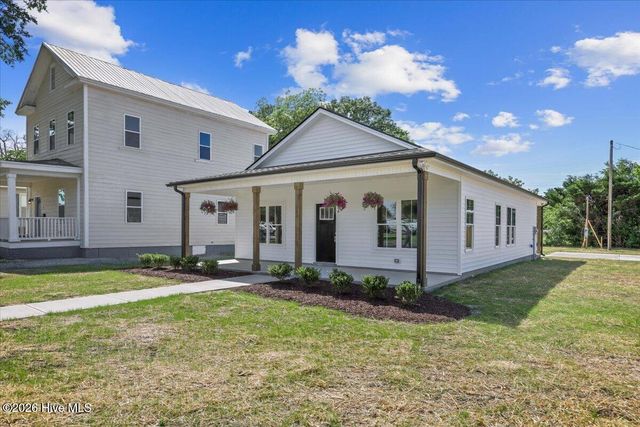 311 N Wilson Avenue, Dunn, NC 28334