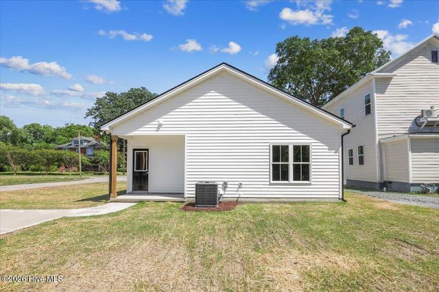 311 N Wilson Avenue, Dunn, NC 28334