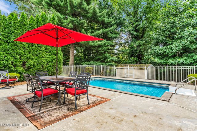 154 Parkview Terrace, Lincroft, NJ 07738