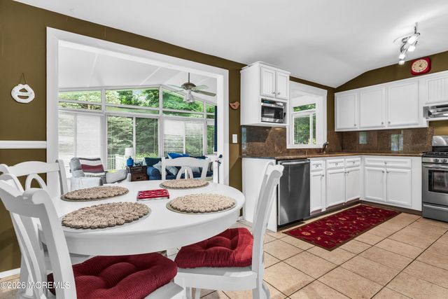 154 Parkview Terrace, Lincroft, NJ 07738