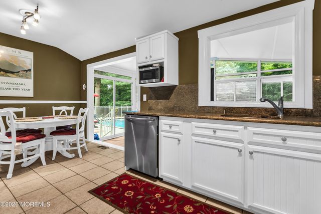 154 Parkview Terrace, Lincroft, NJ 07738