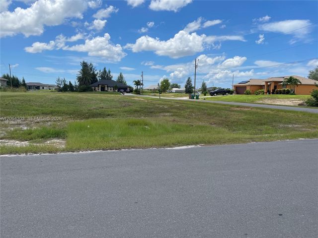 216 NE 9th Terrace, Cape Coral, FL 33909