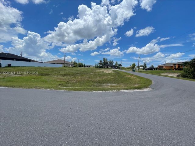 216 NE 9th Terrace, Cape Coral, FL 33909