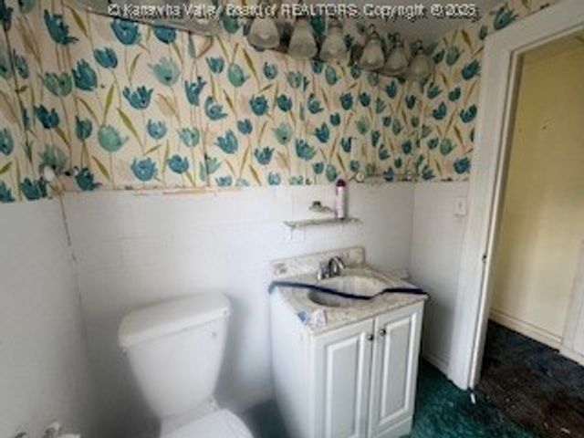 820 Mathews Avenue, Charleston, WV 25302