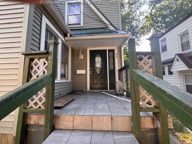 820 Mathews Avenue, Charleston, WV 25302