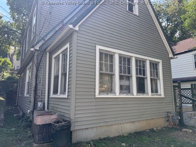 820 Mathews Avenue, Charleston, WV 25302