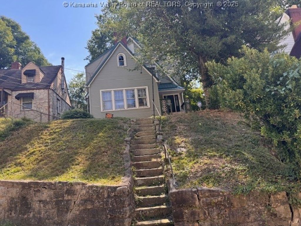 820 Mathews Avenue, Charleston, WV 25302