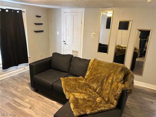 3224 W 32nd Street, Cleveland, OH 44109