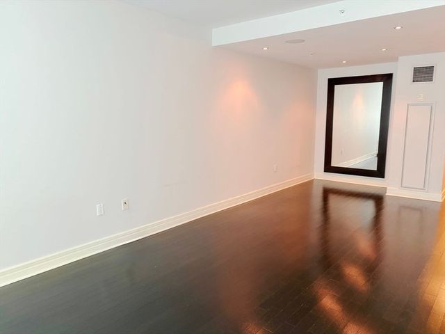 3 Avery St 608, Boston, MA 02111