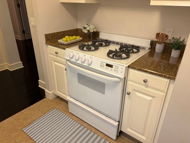 3 Avery St 608, Boston, MA 02111