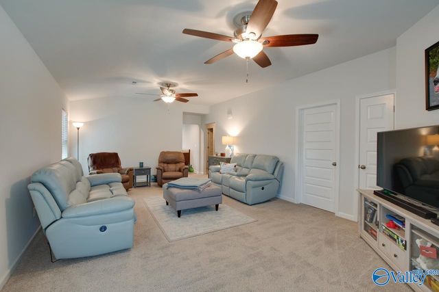 126 Winstead Circle, Owens Cross Roads, AL 35763