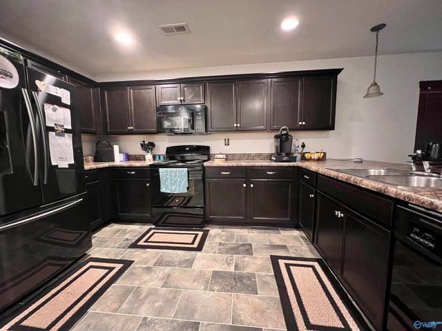 126 Winstead Circle, Owens Cross Roads, AL 35763