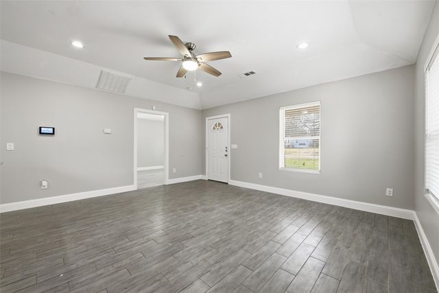 929 W Collins Street, Denison, TX 75020