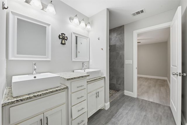 929 W Collins Street, Denison, TX 75020