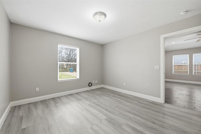 929 W Collins Street, Denison, TX 75020