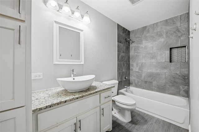 929 W Collins Street, Denison, TX 75020