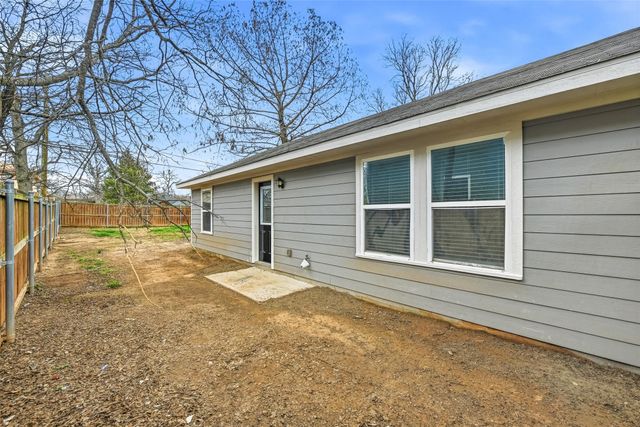 929 W Collins Street, Denison, TX 75020