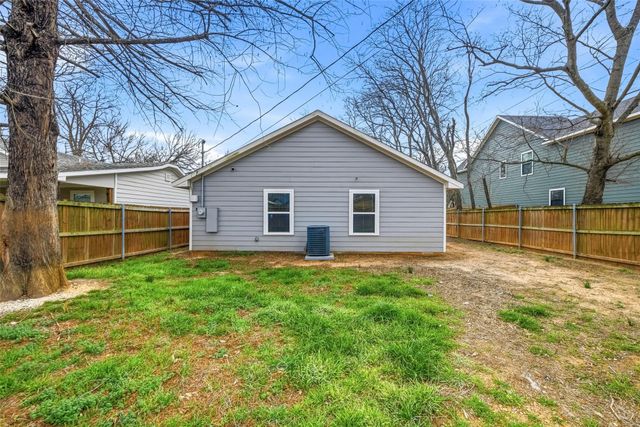 929 W Collins Street, Denison, TX 75020