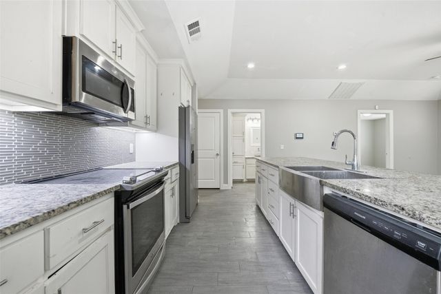 929 W Collins Street, Denison, TX 75020