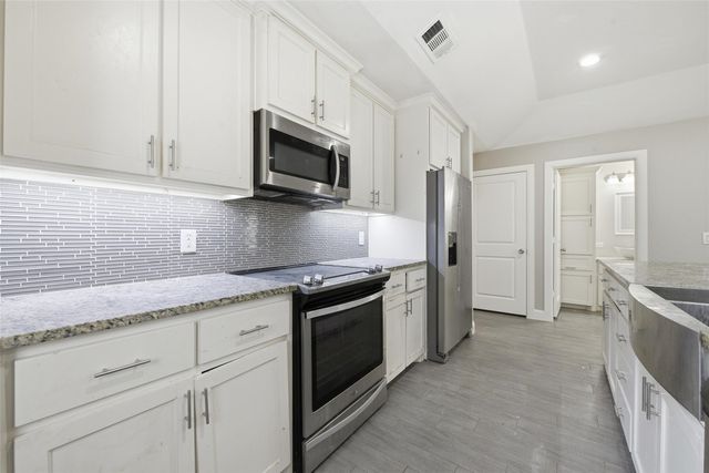 929 W Collins Street, Denison, TX 75020