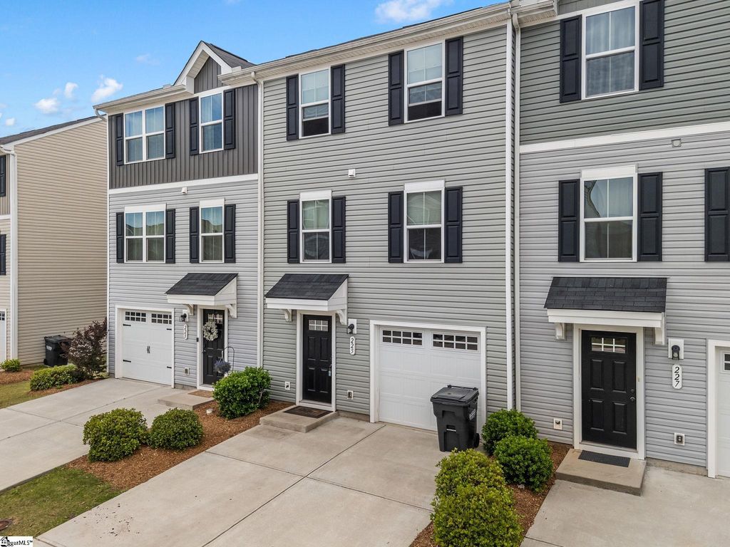225 Coldwater Creek Court, Simpsonville, SC 29680