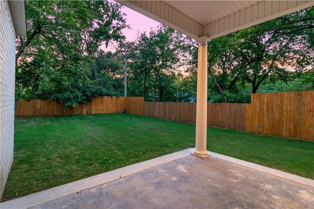 1615 N Garland Avenue, Fayetteville, AR 72703